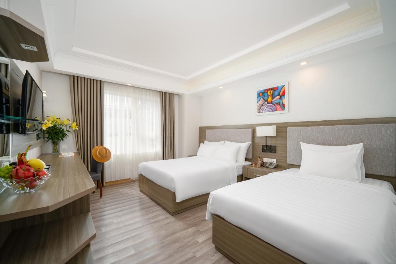 Royal Beach Hotel By Thg Da Nang Bagian luar foto