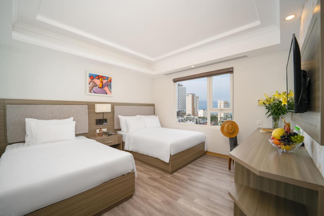 Royal Beach Hotel By Thg Da Nang Bagian luar foto
