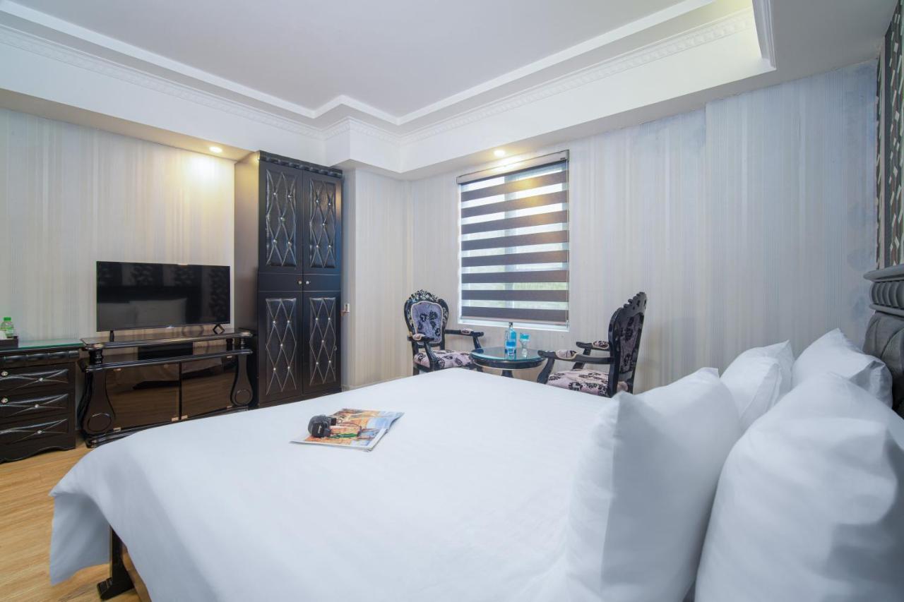 Royal Beach Hotel By Thg Da Nang Bagian luar foto