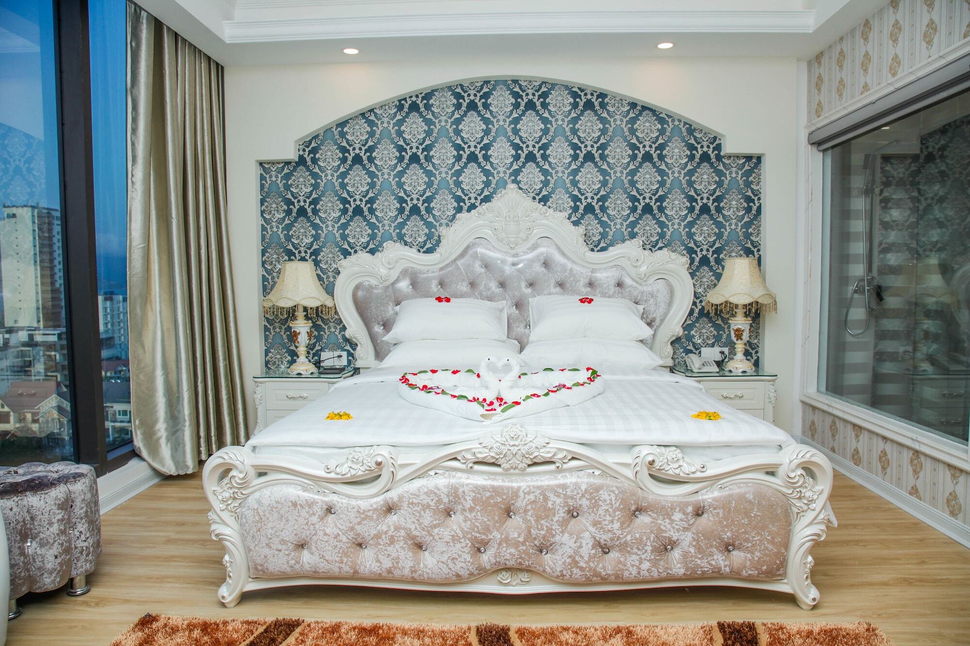 Royal Beach Hotel By Thg Da Nang Bagian luar foto